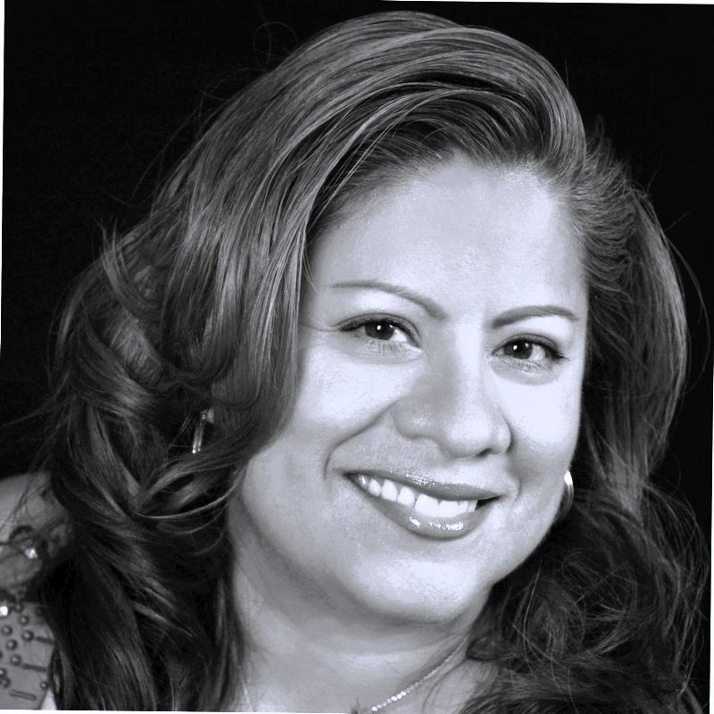 Leslie headshot